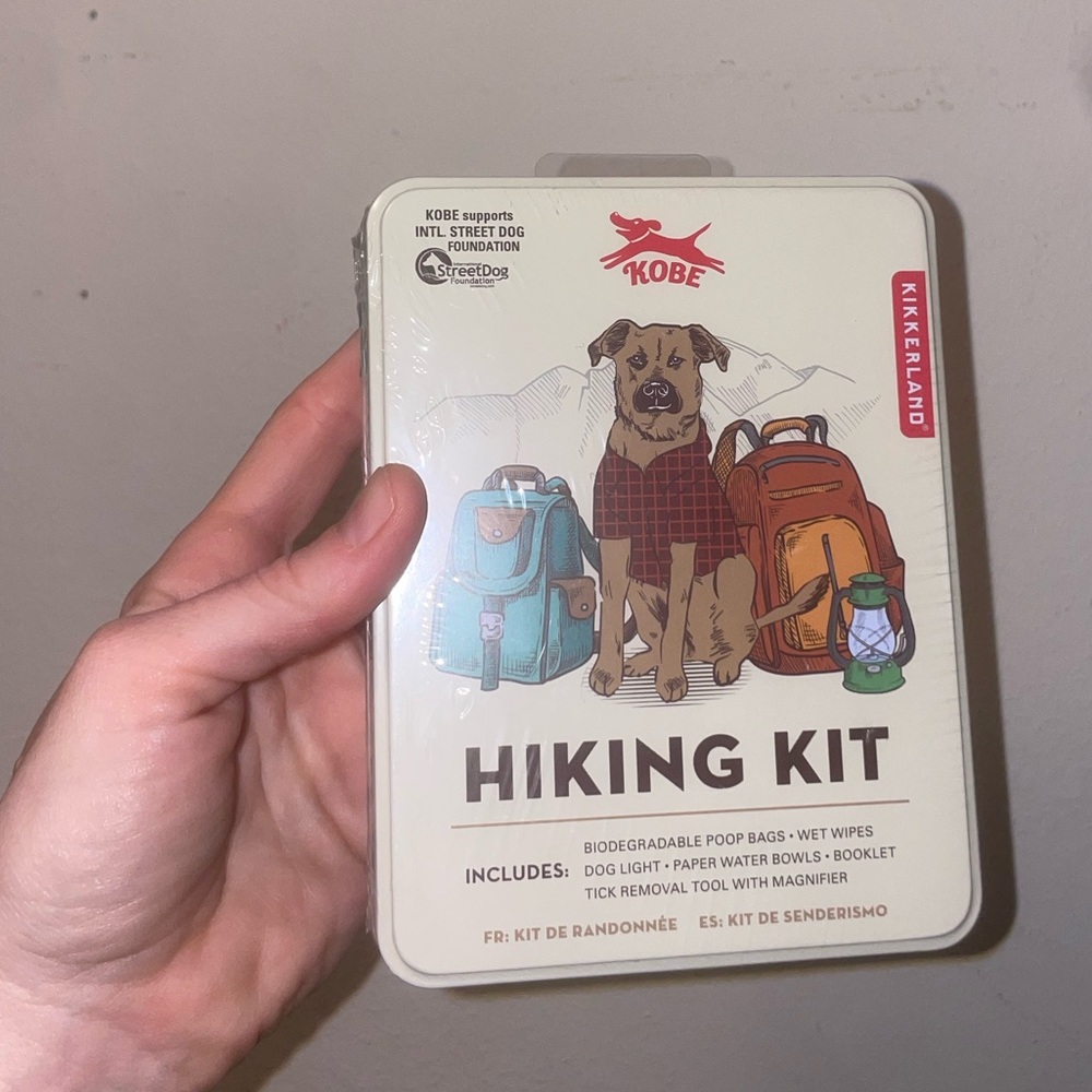 Sealed NIB Kikkerland Dog Hiking Kit NWT